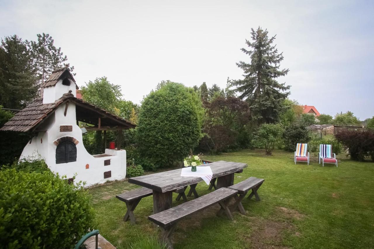 Hellényi apartmanok Harkány Exterior foto
