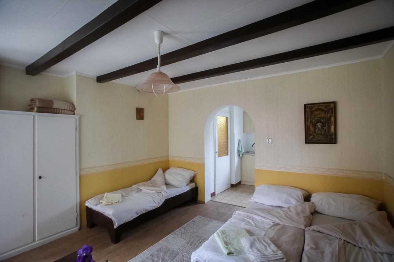 Hellényi apartmanok Harkány Exterior foto